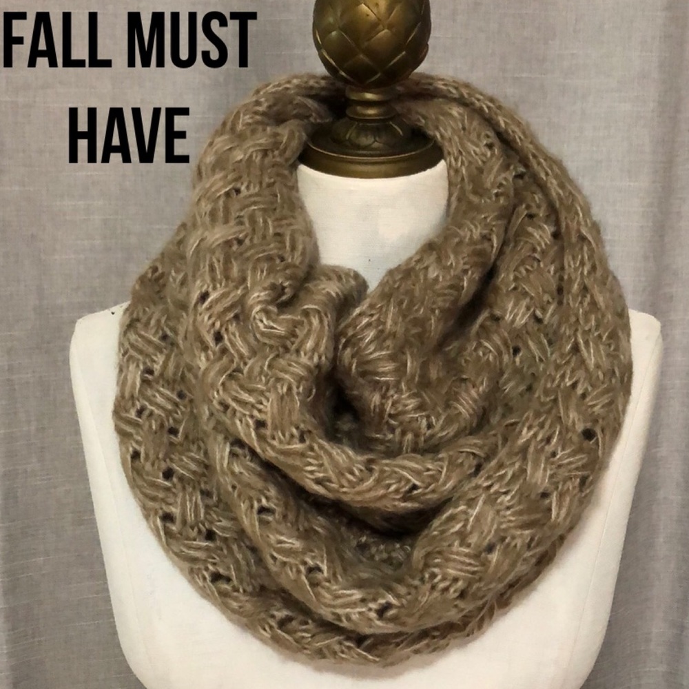 🍁Gorgeous Infinity Scarf-EUC-Brown-Loose Knit🍁